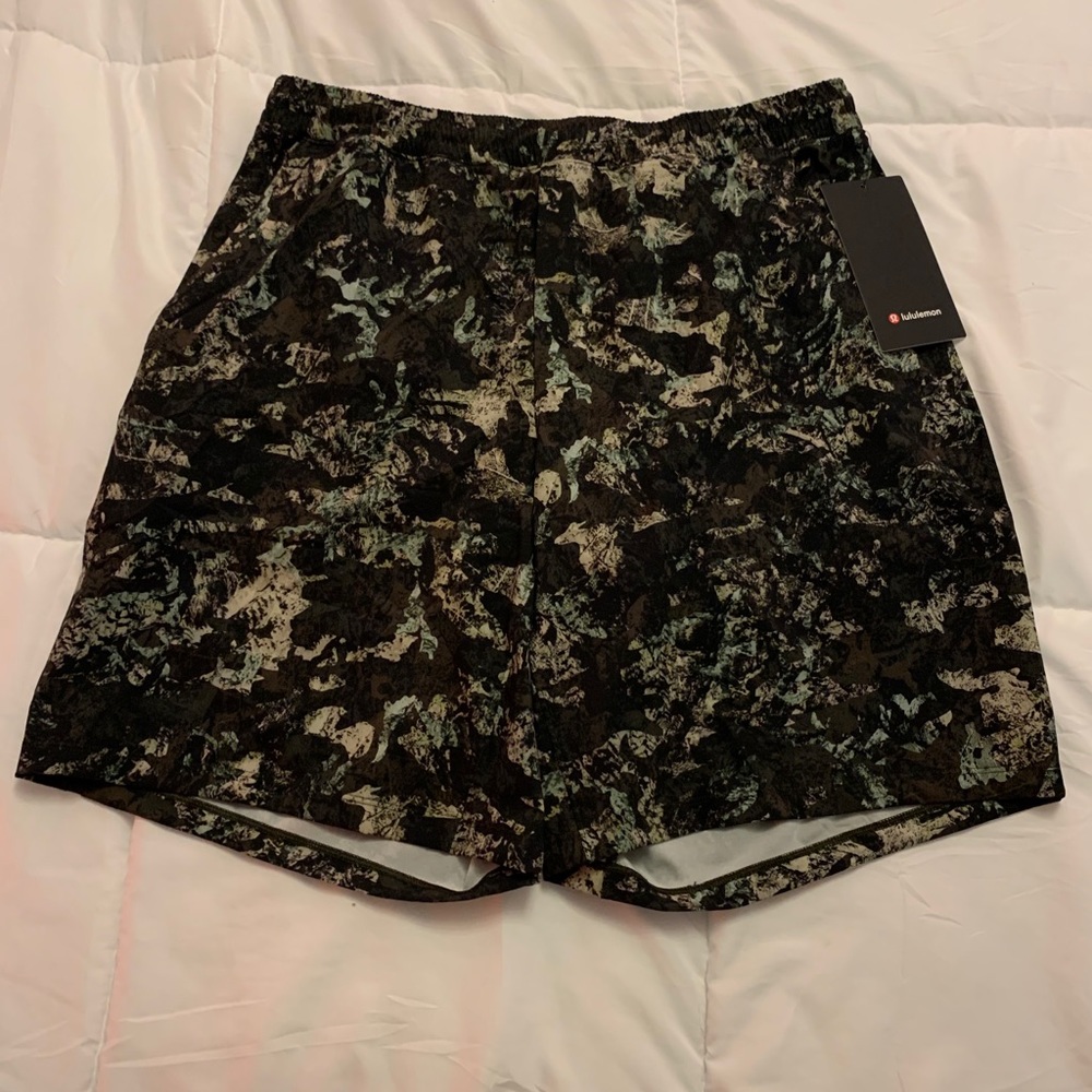 COPY - Lululemon XL Pace Breaker Short 9” Lined